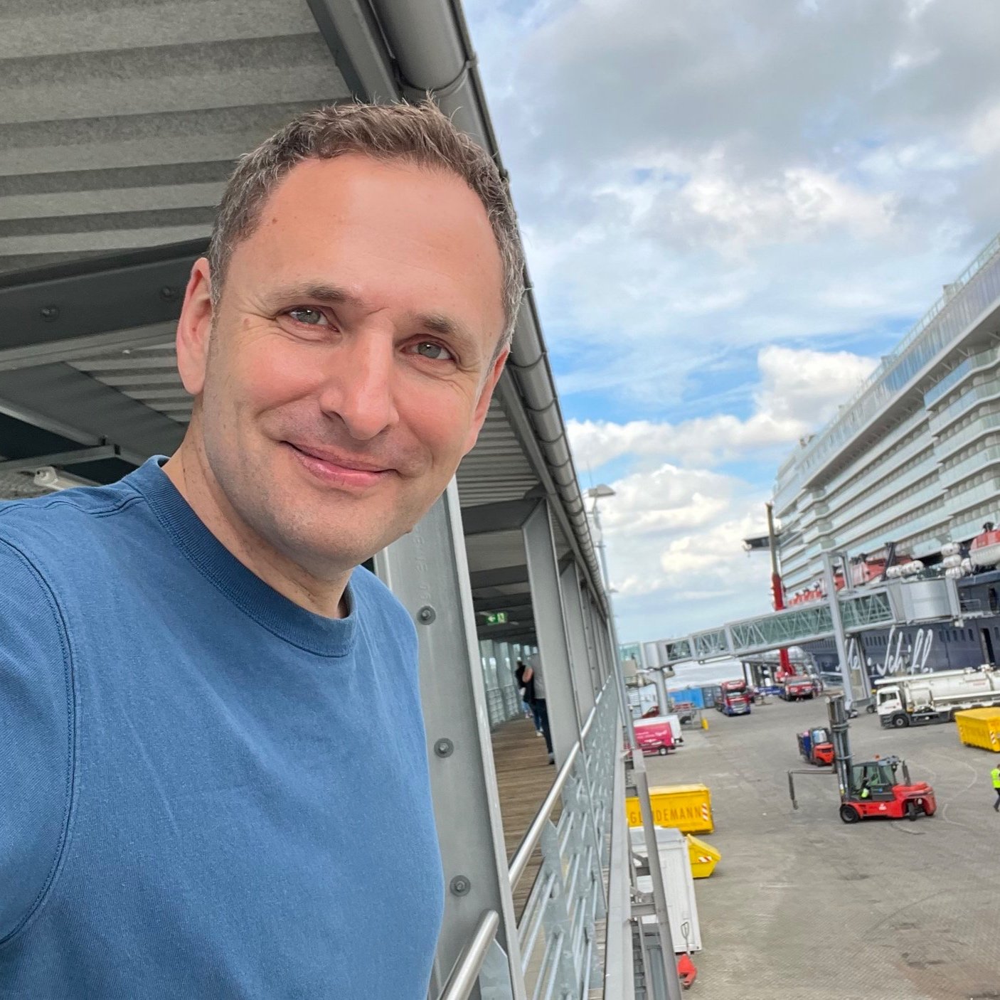 Matthias Morr am Kreuzfahrtterminal